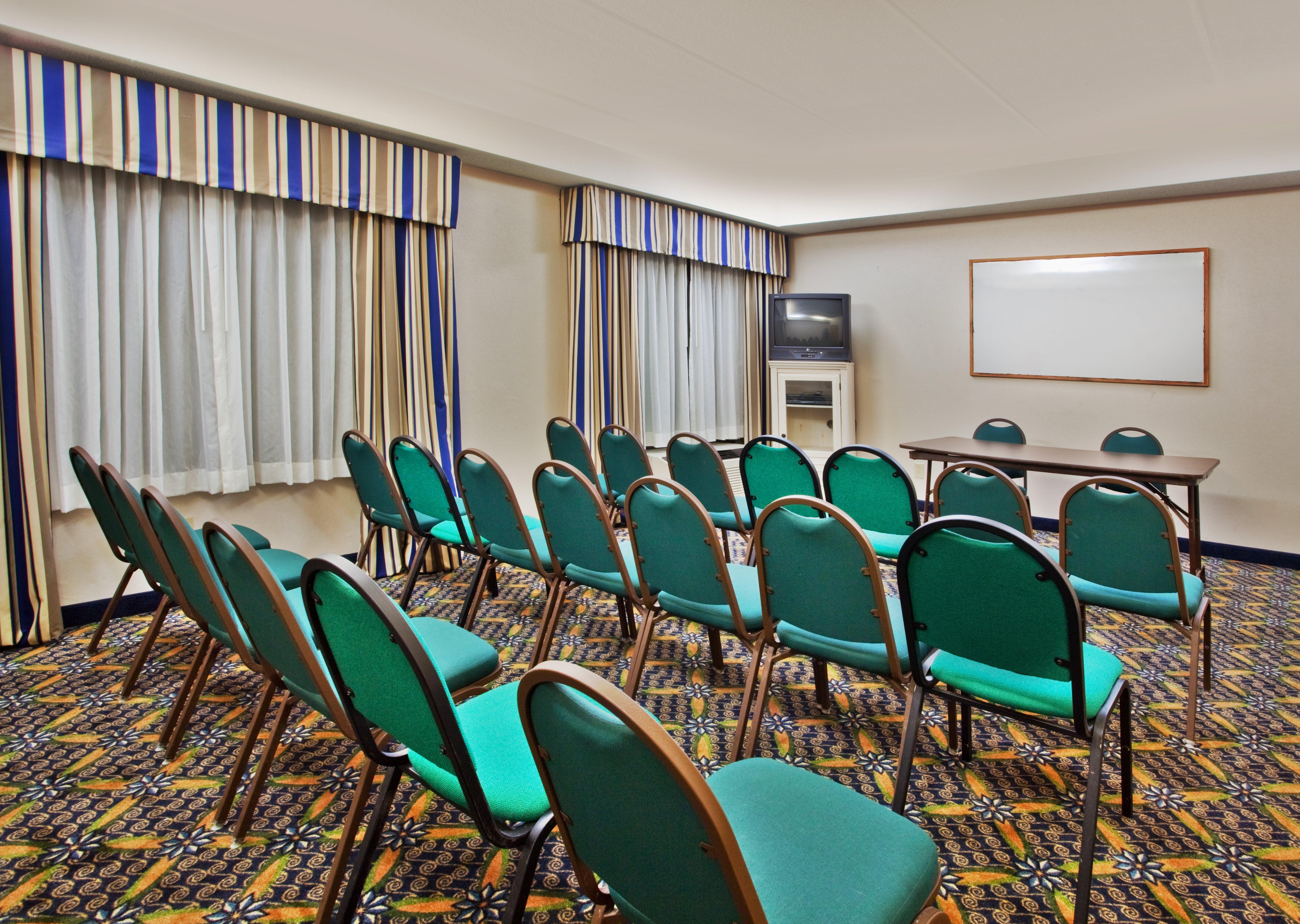 Holiday Inn Express Hotel & Suites Lawrenceville By Ihg Экстерьер фото