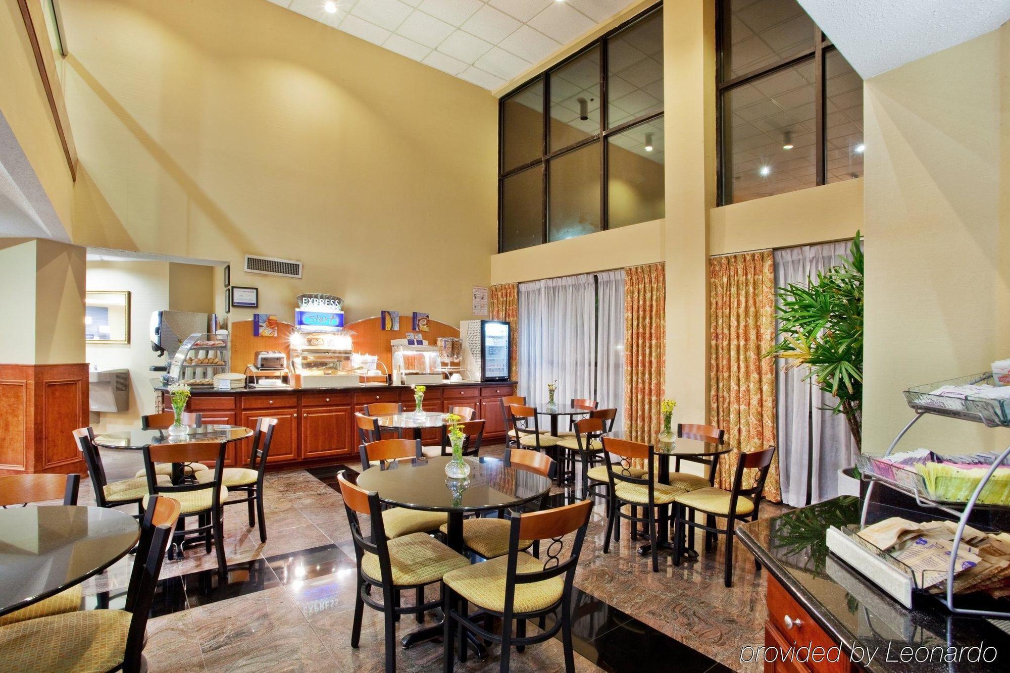 Holiday Inn Express Hotel & Suites Lawrenceville By Ihg Экстерьер фото