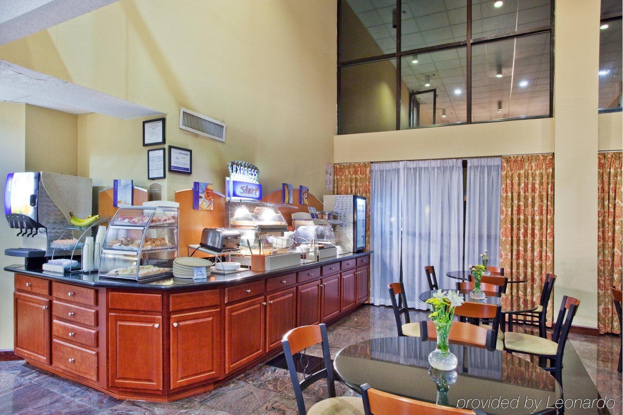 Holiday Inn Express Hotel & Suites Lawrenceville By Ihg Экстерьер фото
